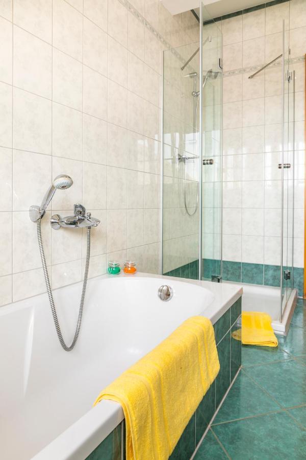 Vorderreithbauer Apartment Hof bei Salzburg Luaran gambar